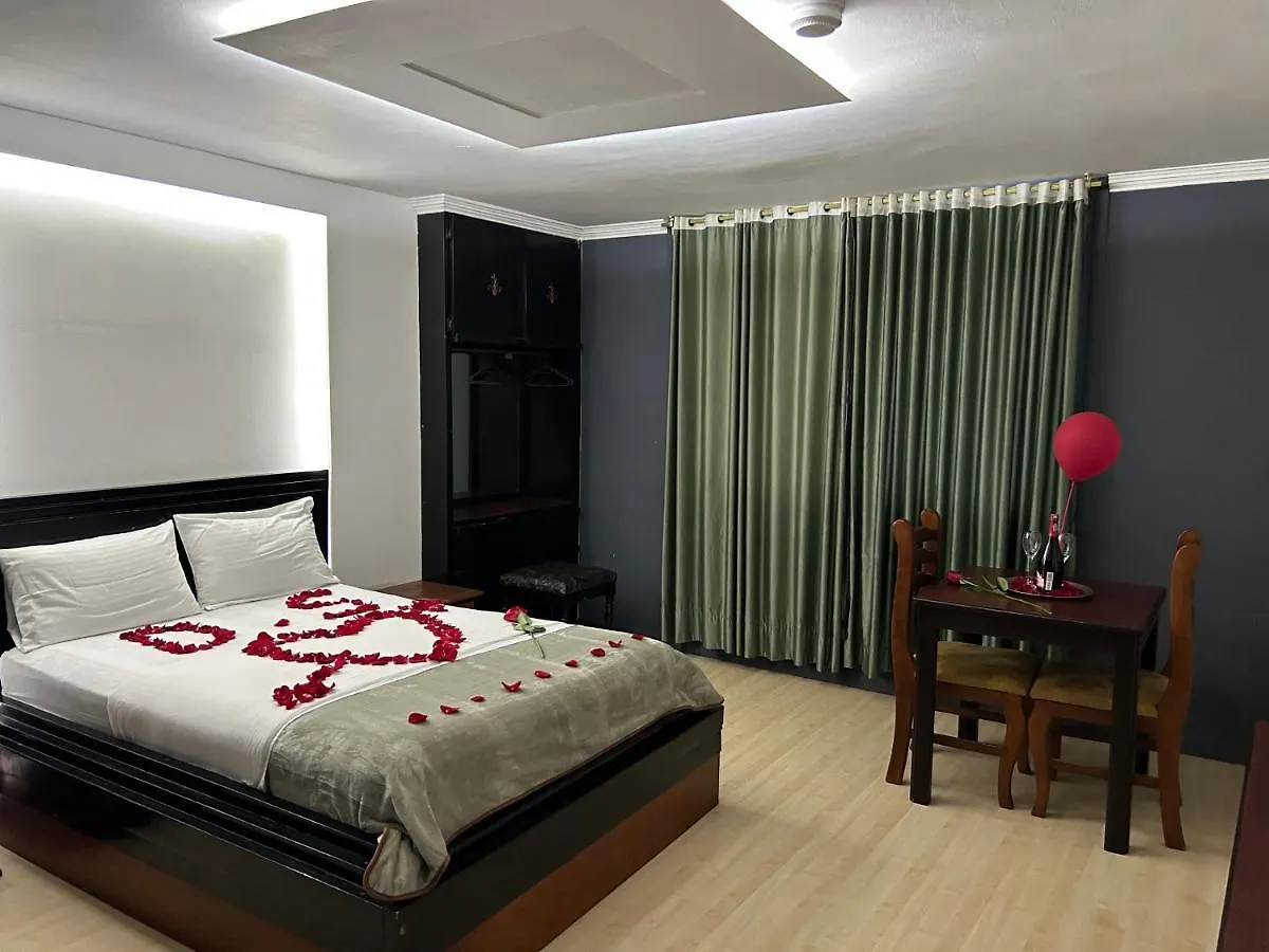 Konukevi Inaquito Gold Otel